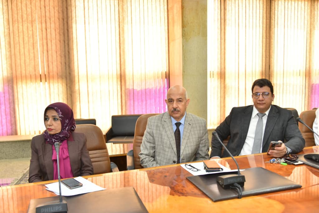 عميدة المعهد