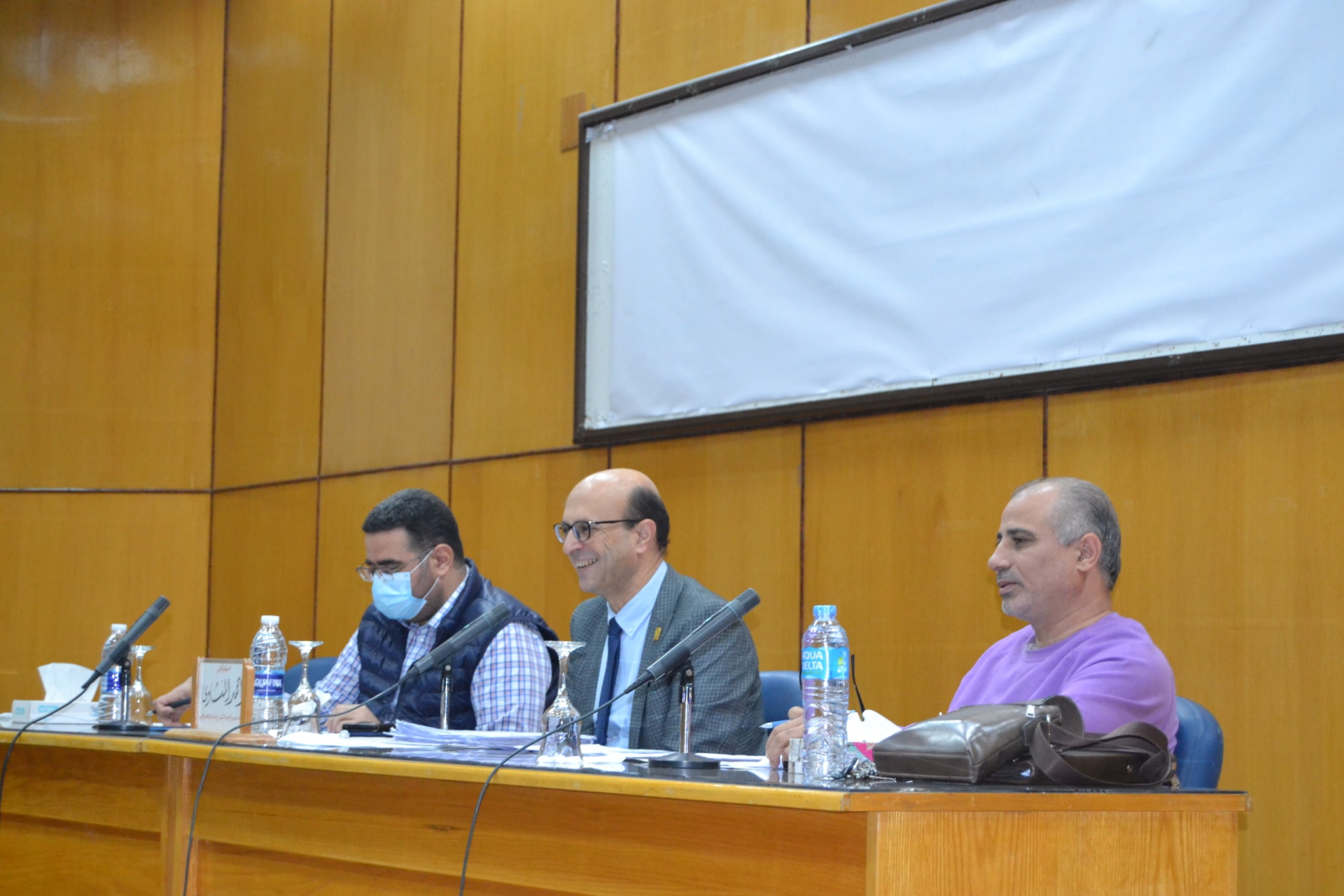  انعقاد مجلس كلية الفنون الجميلة رقم ( ١٠ ) برئاسة السيد الأستاذ الدكتور /أحمــد المنشـاوي