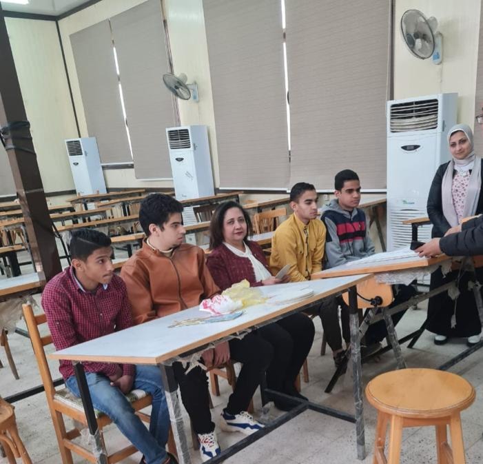 استكمال الورشة الفنية لليوم الثالث على التوالى فى إطار التعاون بين مؤسسات وكليات جامعة اسيوط ممثلة فى كلية الفنون الجميلة وفئات المجتمع الخارجى لذوى الهمم 
