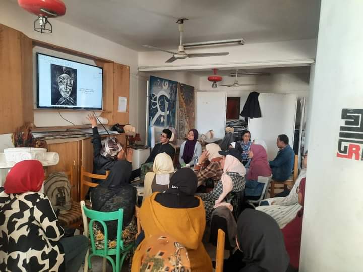 اليوم الثاني والختام لورشه العمل بعنوان "تقنيات الطبعه الفنية" لطلاب قسم الجرافيك