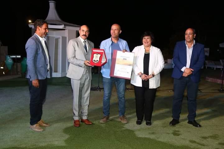 مشاركة م.م عبد الرحمن سليمان البرجي المدرس المساعد بقسم النحت بالكلية في سيمبوزيوم أسوان الدولي للنحت
