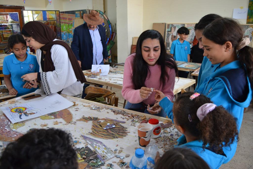 فعاليات اليوم الثانى للورشة الفنية لطلبة وطالبات مدرسة سمارت سيتي الدولية بأسيوط الجديدة..