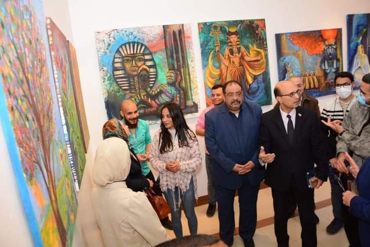 جامعة أسيوط تفتتح معرض الفرقة الثانية والرابعة بقسم التصوير بكلية الفنون الجميلة بعنوان " تشكيل لوني "