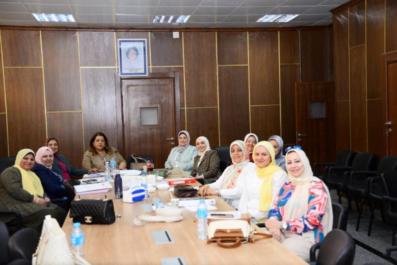 عميد كلية الطب بجامعة أسيوط يستقبل وفد لجنة ترخيص بنوك الدم من المجلس الأعلى للمستشفيات الجامعية لمتابعة استيفاء شروط تراخيص ومعايير جودة بنوك الدم