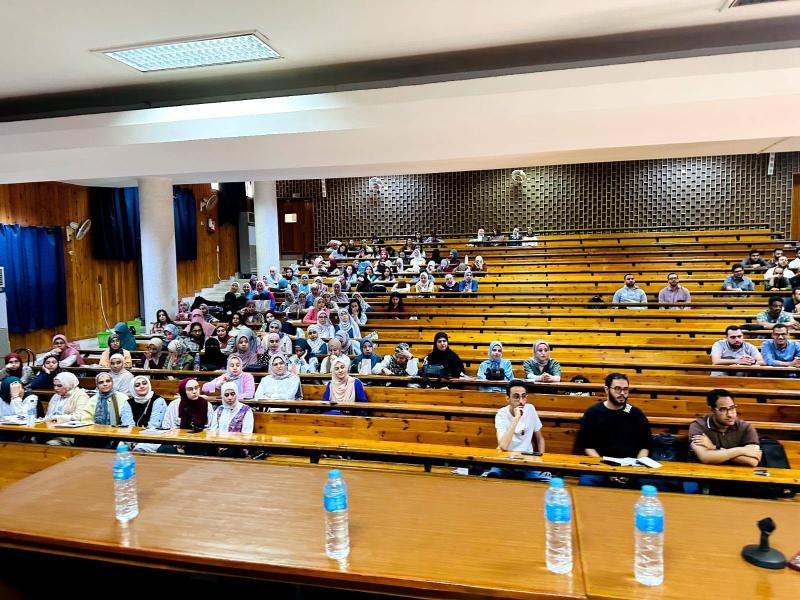 كلية الطب بجامعة أسيوط تنظم ورشة عمل متخصصة لأطباء التدريب بعنوان، علم السموم في حالات الطوارئ: دليل عملي للمتدربين