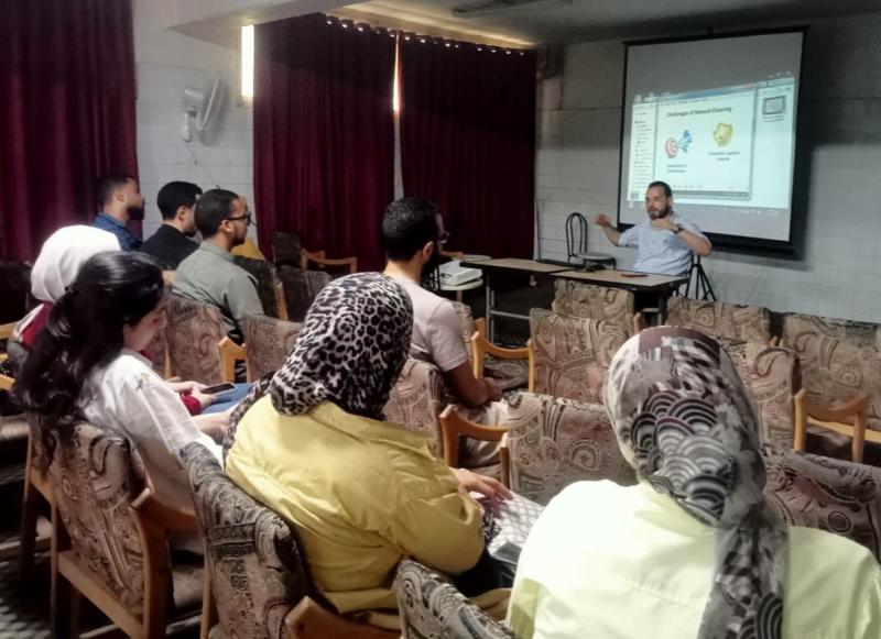 كلية الطب بجامعة أسيوط تنظم دورة تدريبية حول مبادئ الإسعافات الأولية وأساسيات مكافحة العدوى لطلاب طب الأسنان