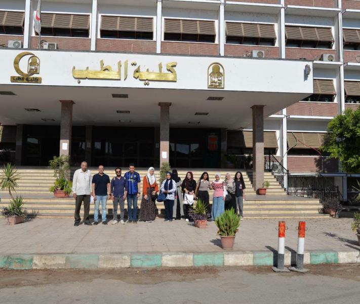 The Faculty of Medicine at Assiut University organizes a comprehensive medical convoy in the village of Hawatka and provides free treatment to 395 citizens.