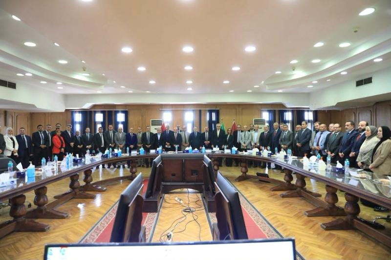 The Dean of the Faculty of Medicine at Assiut University participates in the meeting of the Supreme Council of University Hospitals to discuss the development of the health system.