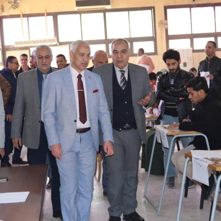 Professor Dr. Mohamed Abdel Rahman, Vice Dean of the Faculty of Medicine for Education and Student Affairs at Assiut University, inspects the first-year examination committees at the college.