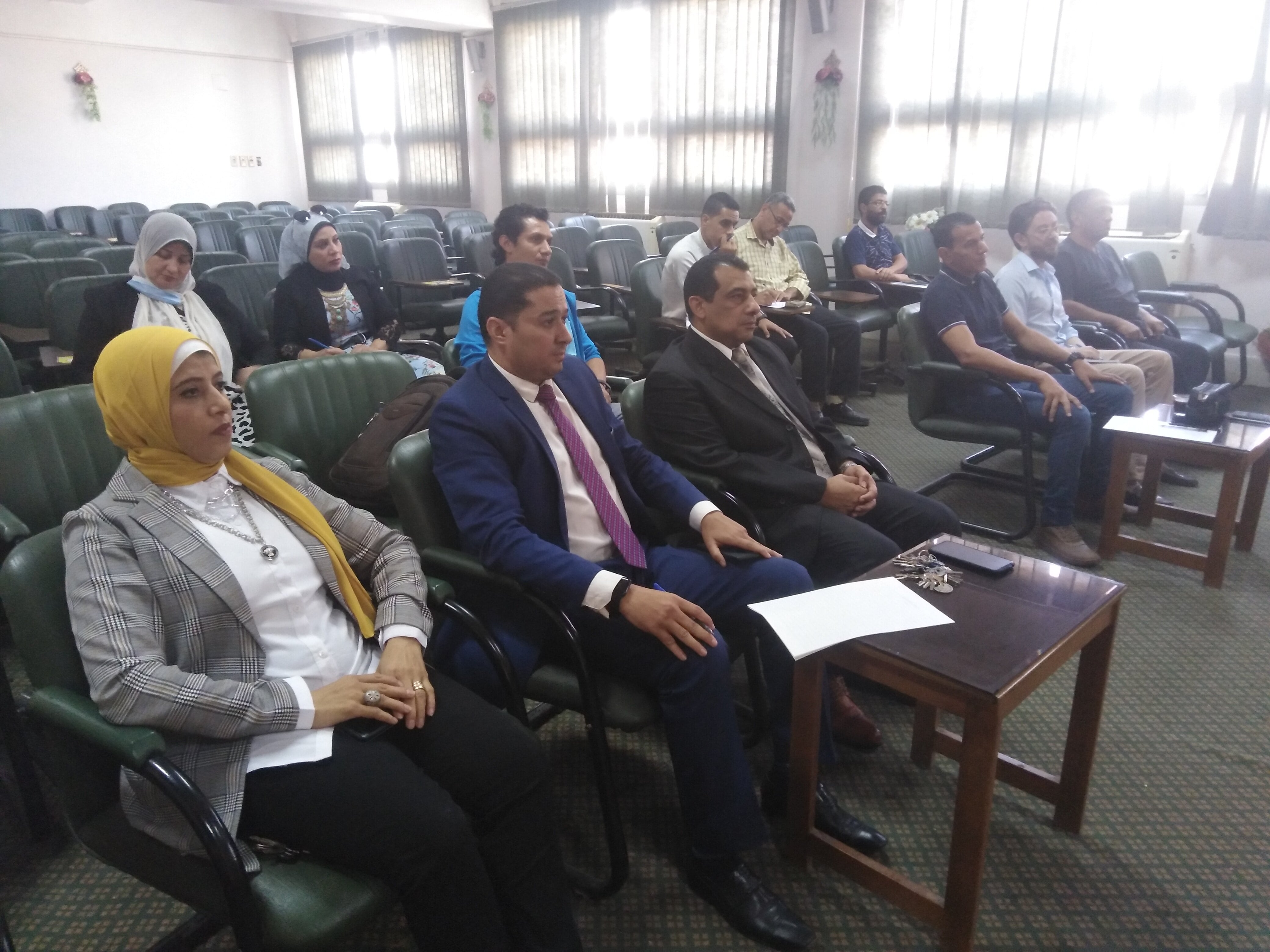 ندوة تحضيرية لأعضاء فريق الكلية المسئول عن ملف جائزة جامعة اسيوط للجودة والتميز 